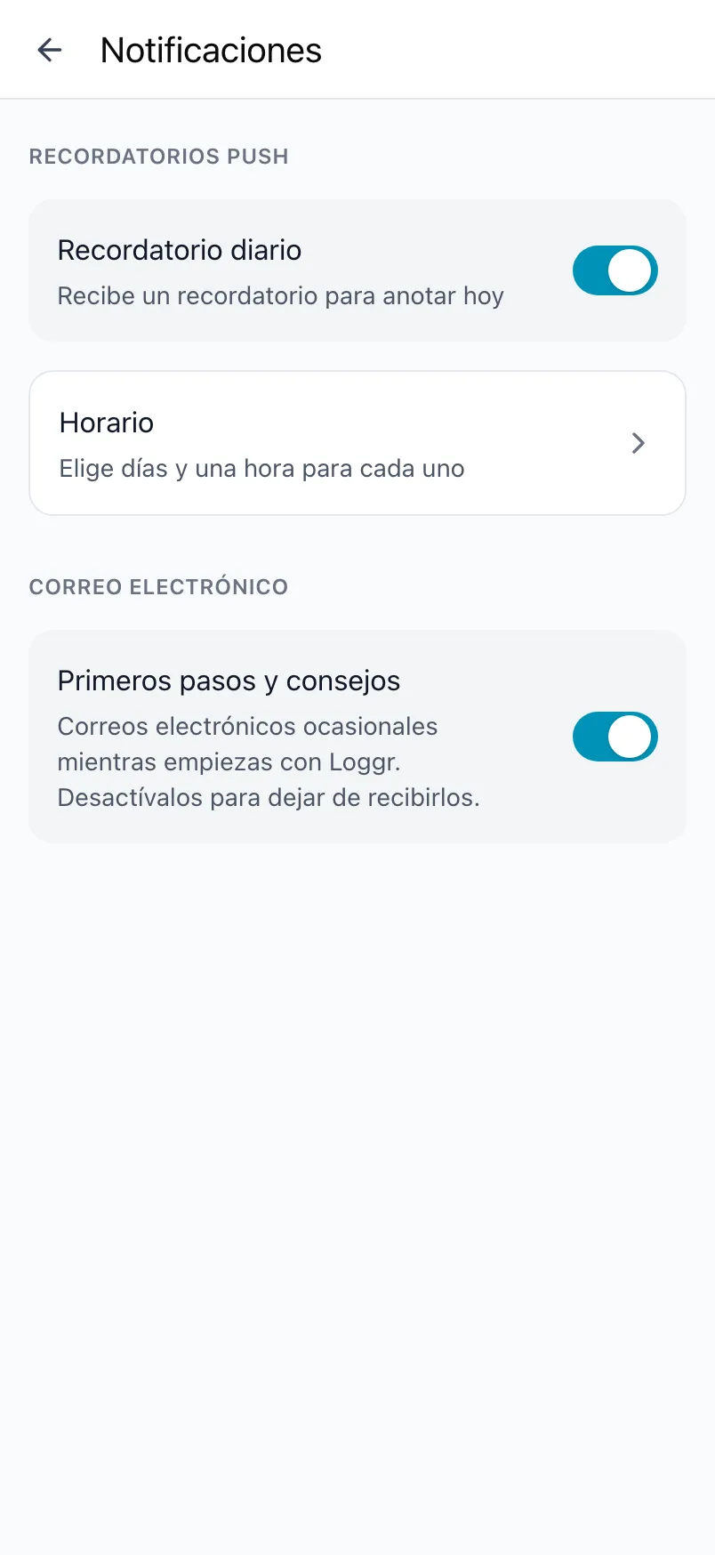 La pantalla Notificaciones de Loggr con Recordatorio diario, el horario y el ajuste de correo electrónico